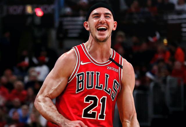 开云APP-卡鲁索透露签约细节 降低标准湖人仍不愿匹配合同