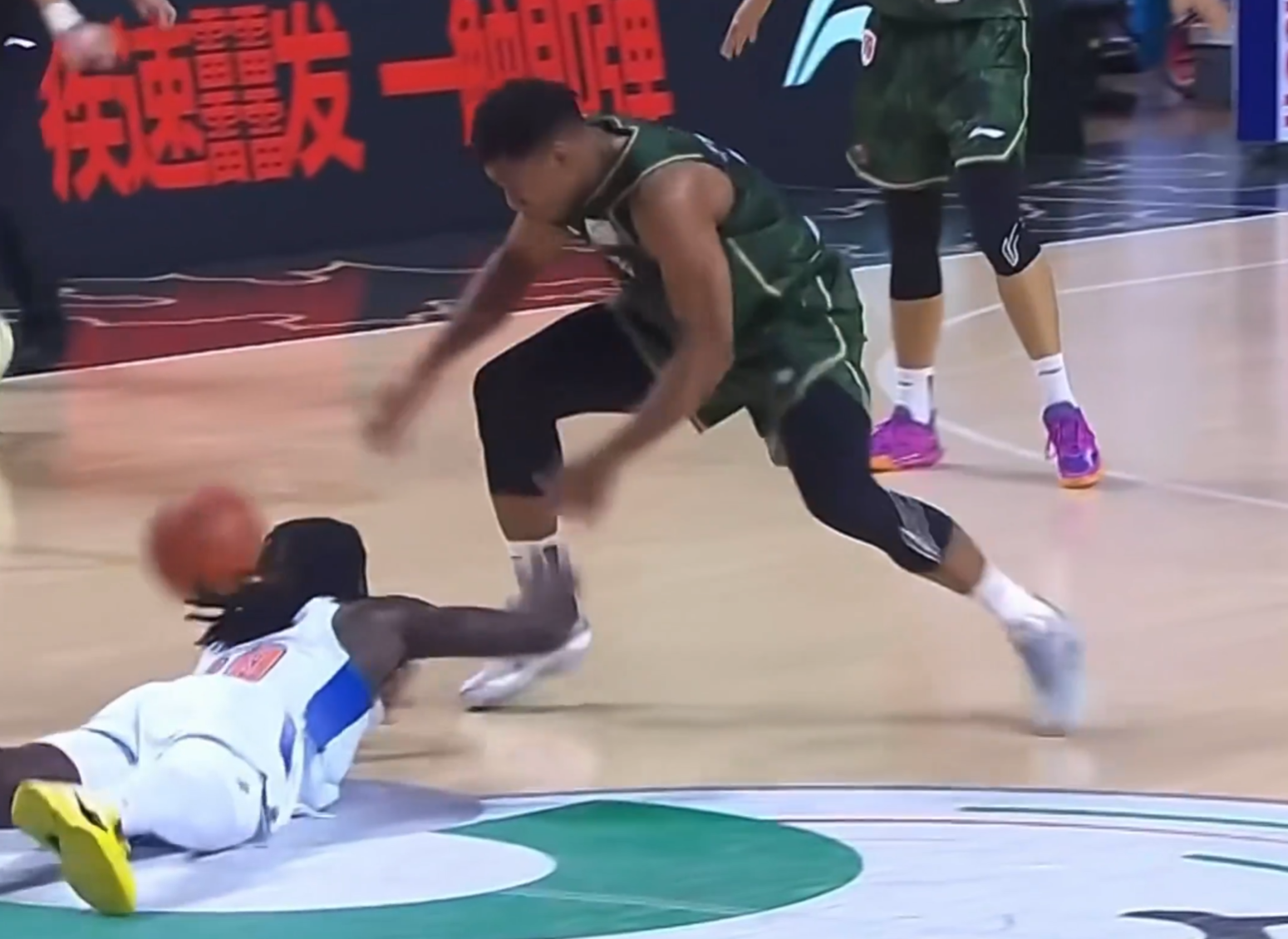 开云体育APP-新疆领先9分却输球！格兰需警惕哈里斯+西尔扎提+吴冠希隐患！